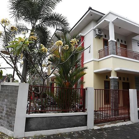 Reddoorz @ Jalan Damai Ngaglik Exterior foto