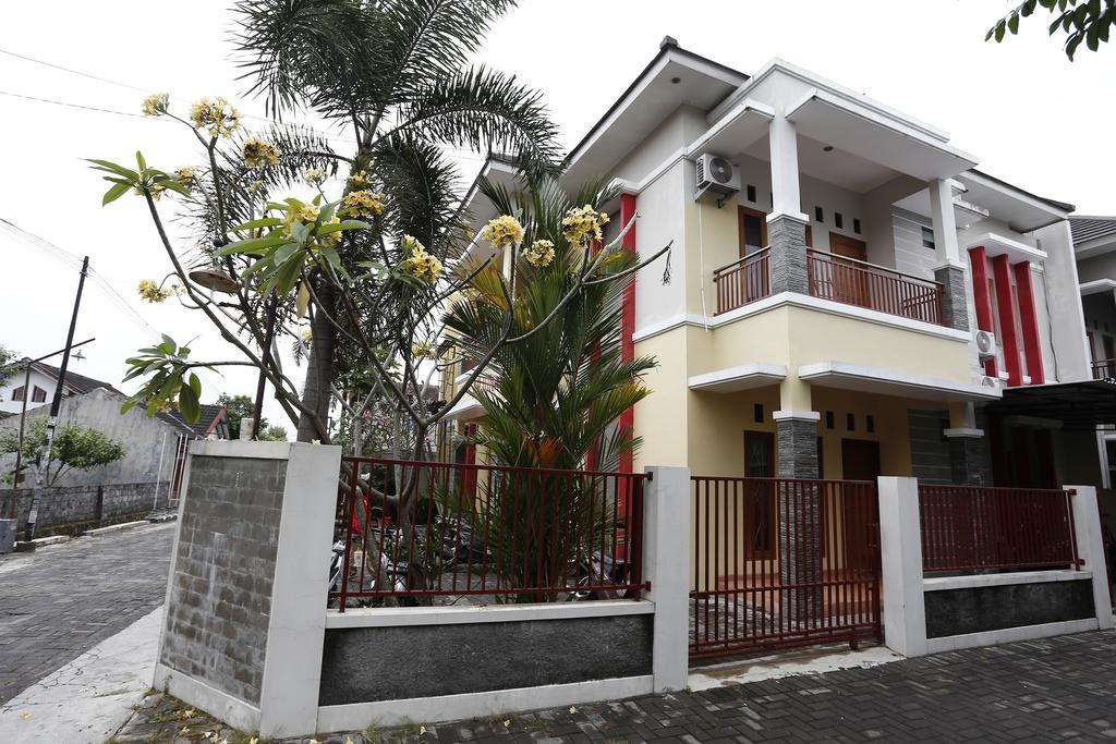 Reddoorz @ Jalan Damai Ngaglik Exterior foto