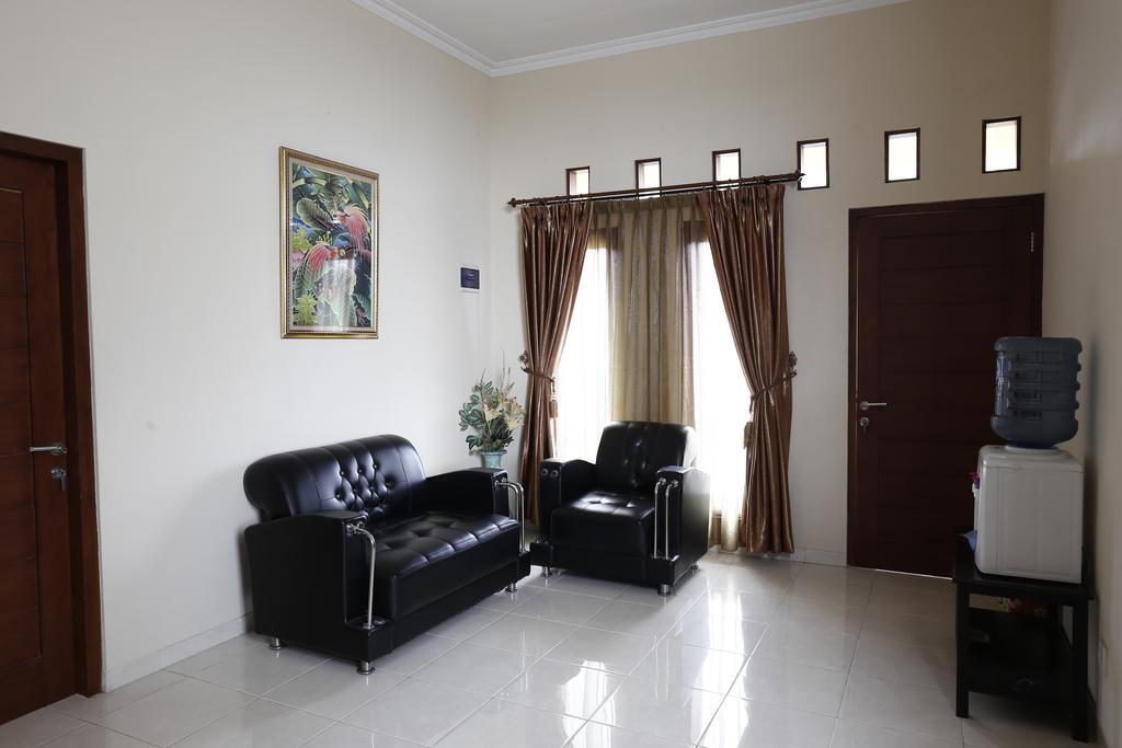 Reddoorz @ Jalan Damai Ngaglik Exterior foto